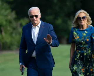 Esposa de Biden reage ao anúncio de desistência da reeleição