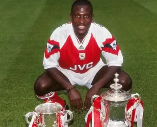 Ex-Arsenal e Everton, Kevin Campbell morre aos 54 anos