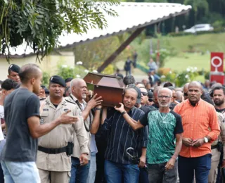 Familiares e amigos se despedem de subtenente atropelado em blitz