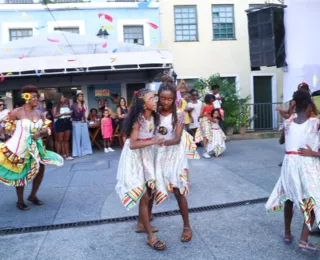 Familiares se derretem com apresentação infantil no Arraiádunzinho