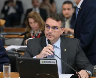 Flávio Bolsonaro diz que privatização é "narrativa da esquerda"