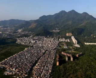 Forças de segurança iniciam ação contra milicianos na zona oeste do RJ