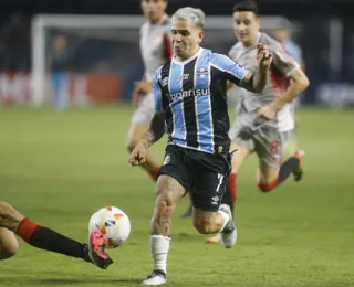 Grêmio empata com Estudiantes e passa em 2º no Grupo C