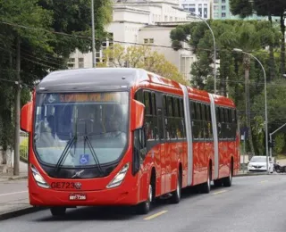 Homem é morto dentro de ônibus após defender vítimas de homofobia