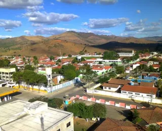 Homem é preso após matar o irmão com golpe de faca em Macarani