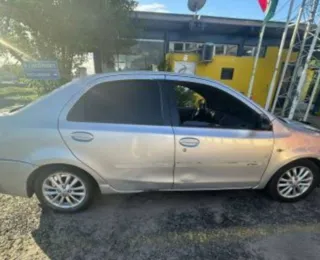 Homem pega carro emprestado do amigo e acaba detido por receptação