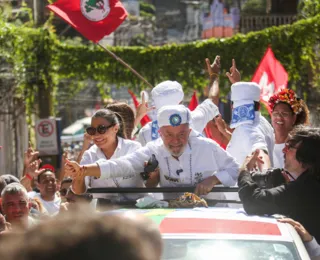 Lula chega ao 2 de Julho para desfile com Jerônimo e aliados