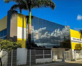 Madre de Deus entrega escola municipal totalmente requalificada