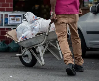 Mais de 30 mi de sacolas plásticas são descartadas todo mês na capital