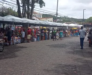 Mais de 40 artesãs negras expõem artesanatos no Rio Vermelho