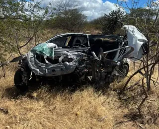 Motorista morre e prefeito de Remanso fica ferido em batida na BR-235