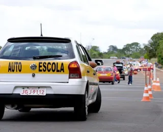 Nova regra atualiza limite de idade a carros de autoescolas