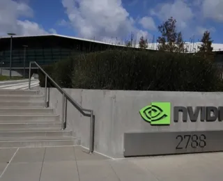 Nvidia supera brevemente os R$ 15 trilhões de capitalização na bolsa
