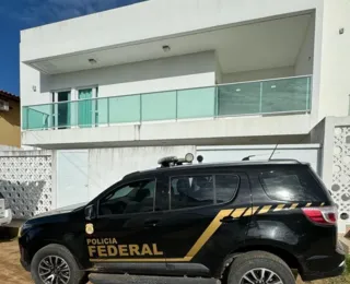 PF apreende arma e R$ 133 mil em operação contra esquema de 'laranjas'