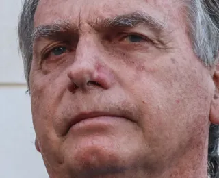 PF descobre tentativa de venda de nova joia por Bolsonaro nos EUA