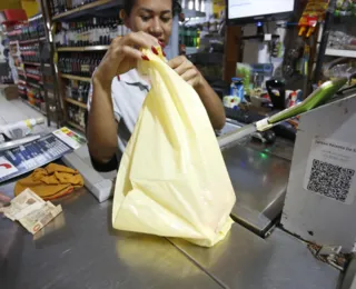 PL que proíbe cobranças de sacolas em Salvador tem data para votação