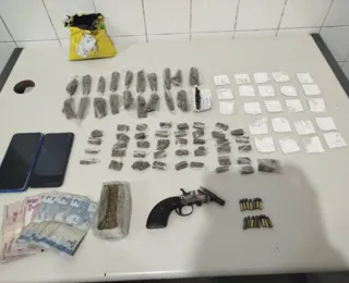 Polícia prende homem com arma e drogas no interior da Bahia