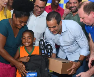 Prefeitura de Salvador entrega 24 mil kit´s para escolas e creches