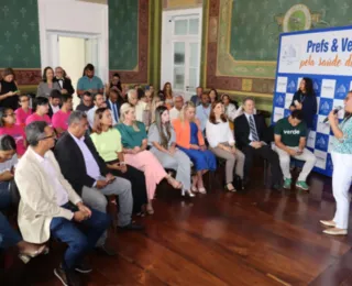 Prestes a deixar à SMS, Ana Paula visita a Câmara Municipal; confira