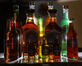 Produção do licor para o arrasta-pé está a todo vapor