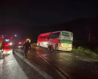 Quatro pessoas morrem em acidente de ônibus na BR-101