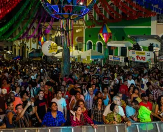 São João no Pelourinho preserva forró pé-de-serra atraindo famílias