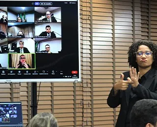Sessões de julgamento do TRE Bahia agora tem intérprete de Libras