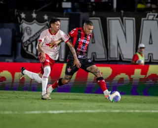 Terceiro cartão amarelo tira Lucas Esteves de jogo contra o Fluminense