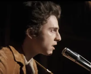 Timothée Chalamet surge como Bob Dylan em teaser de filme