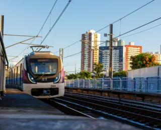 Passageiros do metrô enfrentam lentidão na Linha 2