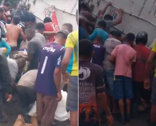 VÍDEO: Caminhão tomba e população rouba carga de frango na Bahia