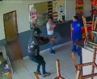 VÍDEO: homem é executado dentro de mercado na Bahia