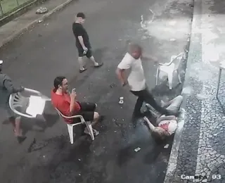 Vídeo: cliente de bar é agredido com socos, chutes e pisões na Pituba