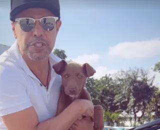 Zezé Di Camargo adota pet abandonado durante show