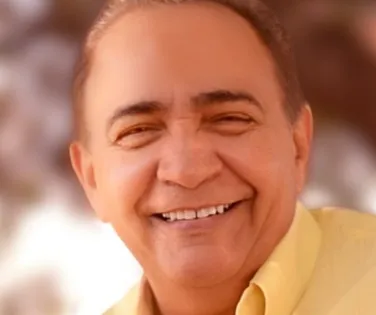 Prefeito de Sta.Rita de Cássia é punido por propaganda autopromocional - Imagem