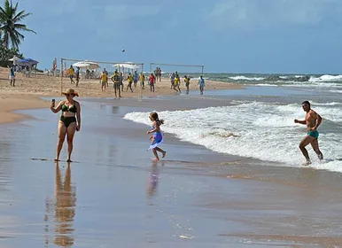 Família e crianças: 5 praias para curtir em Salvador e RMS - Imagem