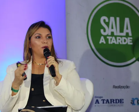 Advogada reforça importância do porto no comércio: "95% do fluxo"