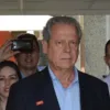 Zé Dirceu passa por cateterismo; hospital divulga estado de saúde - Imagem