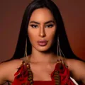 Mesmo com hematomas, Isabelle Nogueira samba na Grande Rio imagem