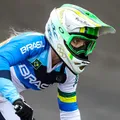 Baiana sofre queda na repescagem e não avança às semifinais do BMX imagem