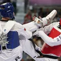 Brasileiro cai nas quartas e vai lutar pelo bronze no taekwondo imagem
