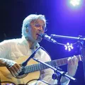 Caetano Veloso quer férias "radicais" e faz promessa após turnê imagem