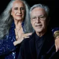 Justiça suspende reembolso de taxas da Ticketmaster na turnê Caetano & Bethânia imagem