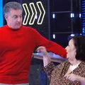 Luciano Huck recebe proposta ousada de Déa Lúcia: “Levanta nunca mais” imagem