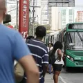 Manifestação de rodoviários atrasa saída de ônibus em Salvador imagem