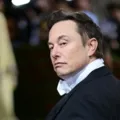 Musk diz que fogos de artifício ou bomba causaram explosão de Tesla imagem