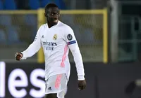 Ancelotti anuncia que Mendy renovou com Real Madrid até 2027