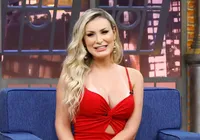 Andressa Urach fatura R$ 2 milhões após briga com igreja