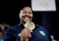Após ouro de Bia Souza, Brasil sobe 14 posições no quadro de medalhas