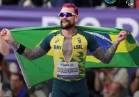 Atleta e ex-BBB, Vinícius Rodrigues leva o bronze na Paralimpíada